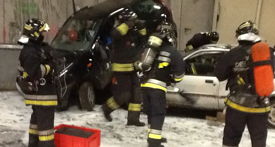 Incidente simulato nelle gallerie di Martignano per esercitazione notturna
