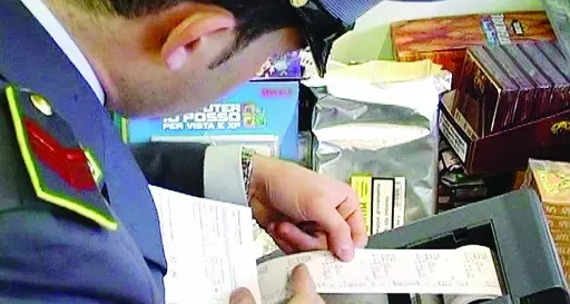 La Guardia di Finanza scopre 3.000 evasori totali