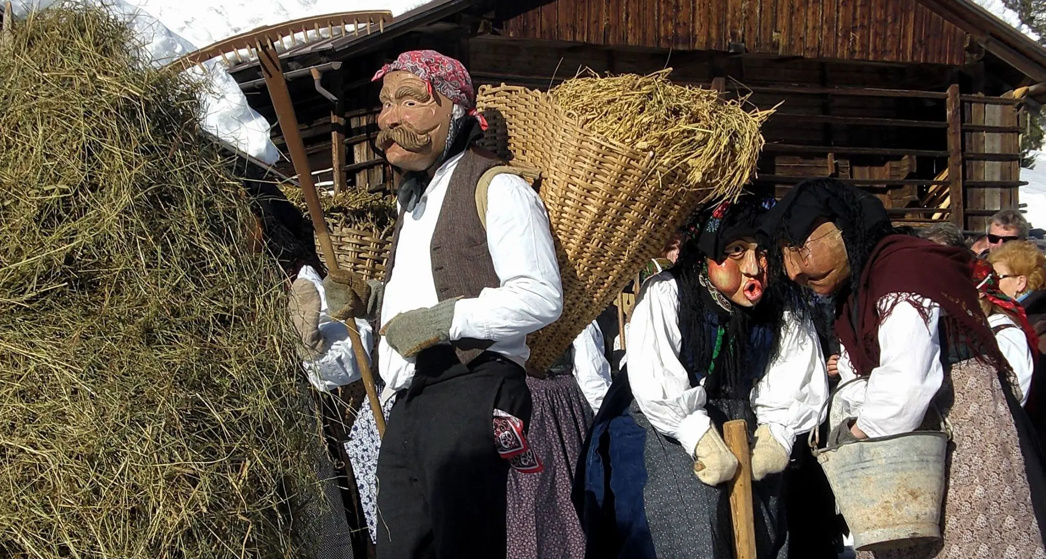 Il Carnevale storico di Sappada/Plodn, tripudio delle maschere di legno