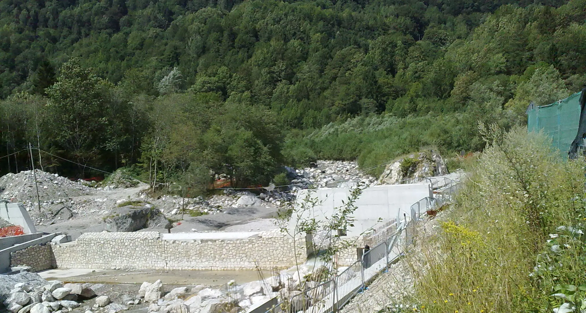 Il business idroelettrico sostenuto dagli incentivi statali Appello per una moratoria della cementificazione dei cortsi d'acqua