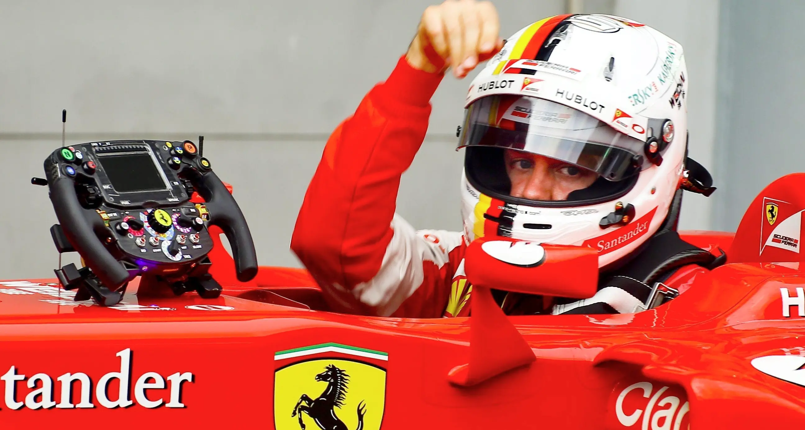 Gp Malesia, pole Hamilton ma Vettel spaventa le Mercedes