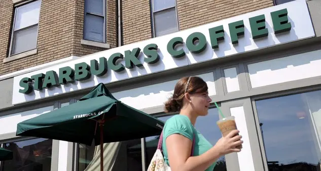 Starbucks non più solo frappuccini, ora anche birra e vino