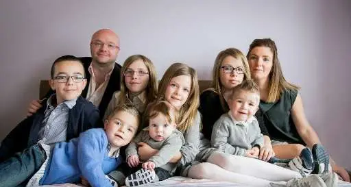 La grande famiglia Macinati: sette figli e uno in arrivo