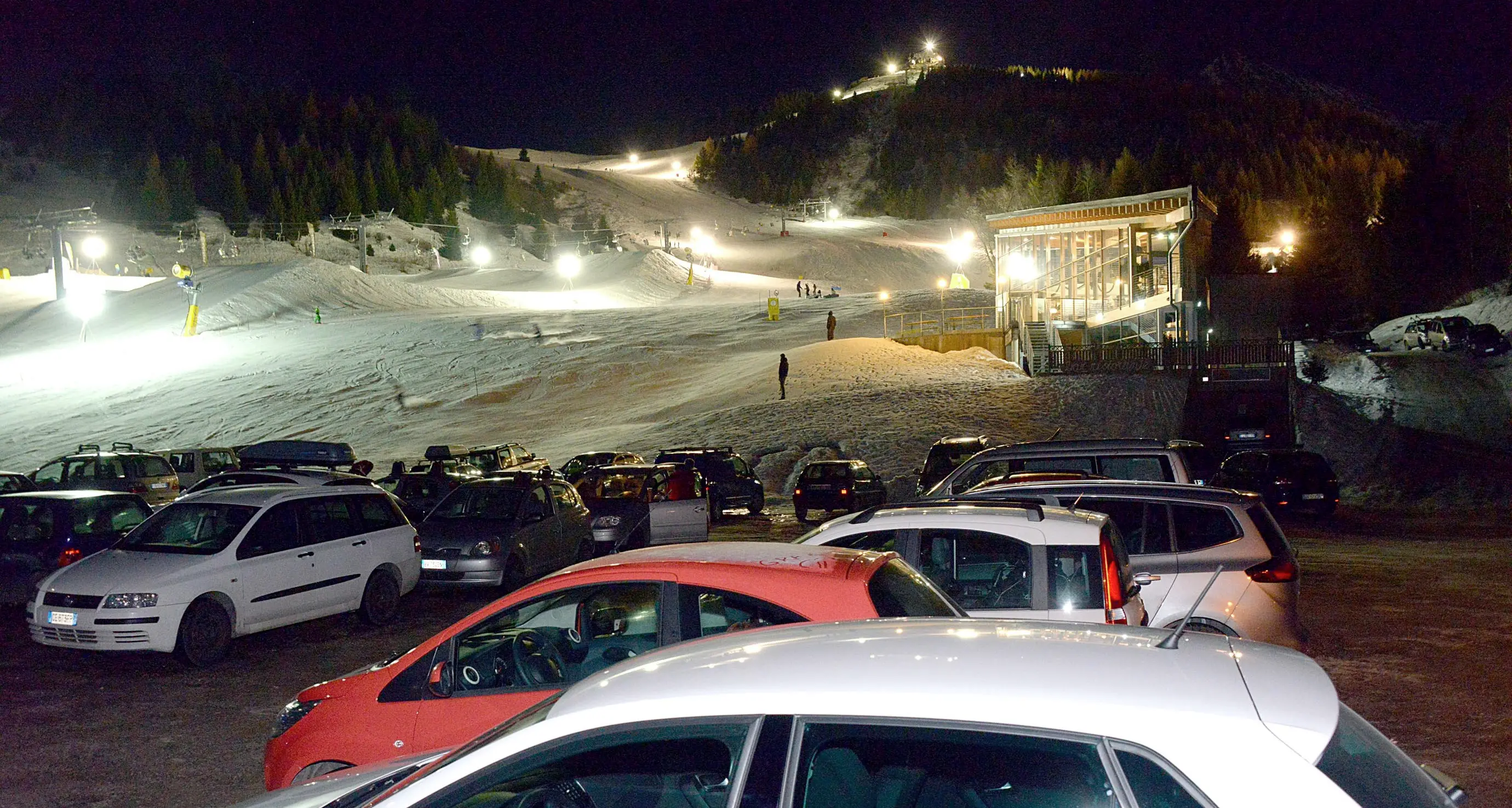 Neve e nebbia, stasera niente \"notturna\" sul Bondone