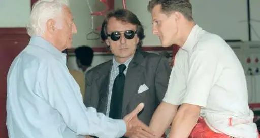 Schumacher ha ripreso a camminare ma la manager smentisce
