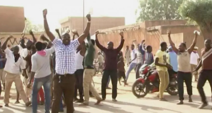 Proteste anti-Charlie Hebdo in Niger bruciate 45 chiese
