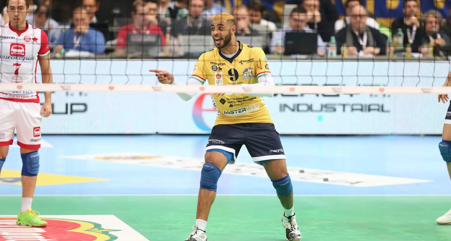 Modena soffre ma batte Padova 3-0 nell'anticipo
