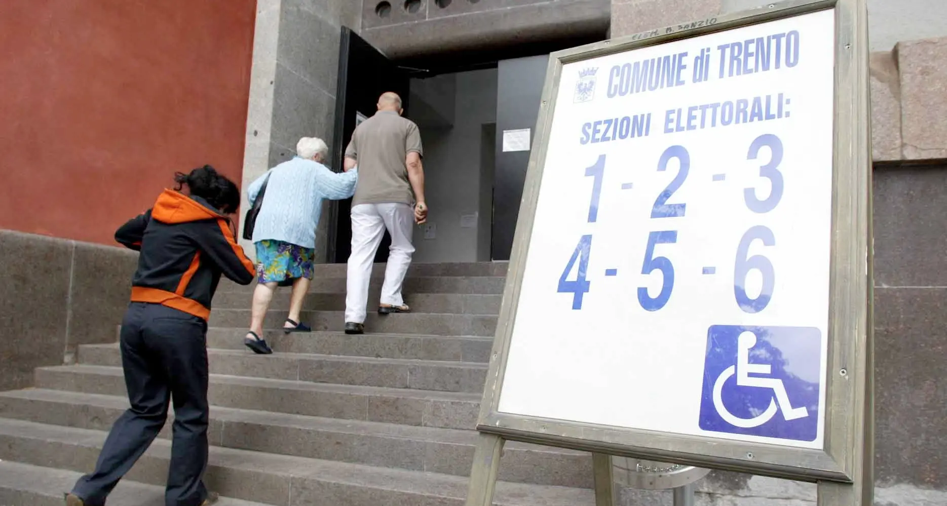 Comunali, si vota il 10 maggio Accolta la protesta degli alpini