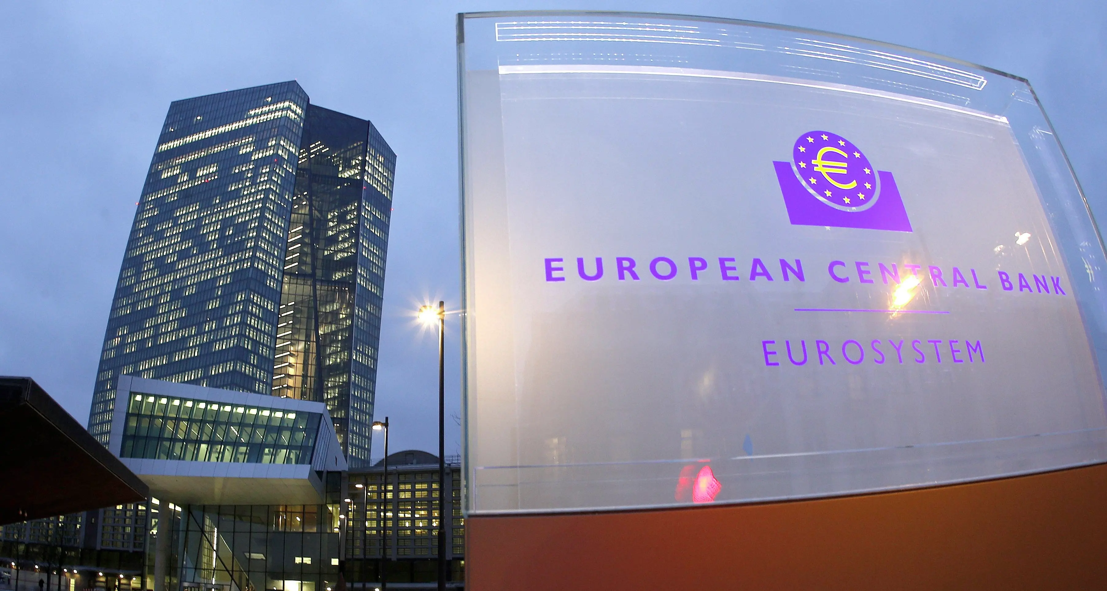 Draghi: dalla Bce piano acquisto titoli per 60 miliardi di euro