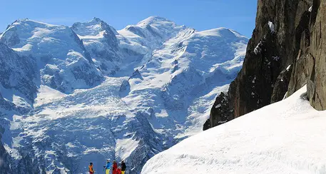 Morti sei sciatori travolti da slavina sulle Alpi francesi