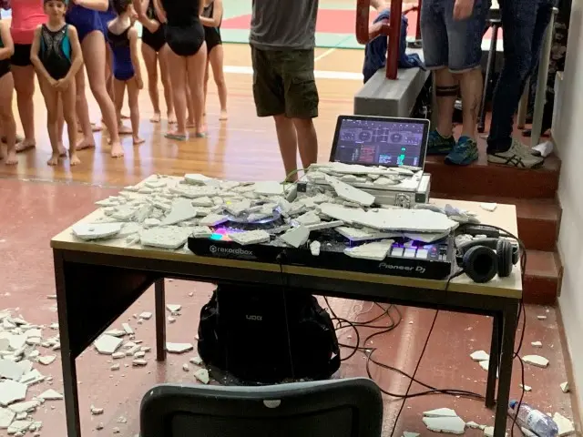 crollo intonaco soffitto palestra istituto Floriani Riva del Garda