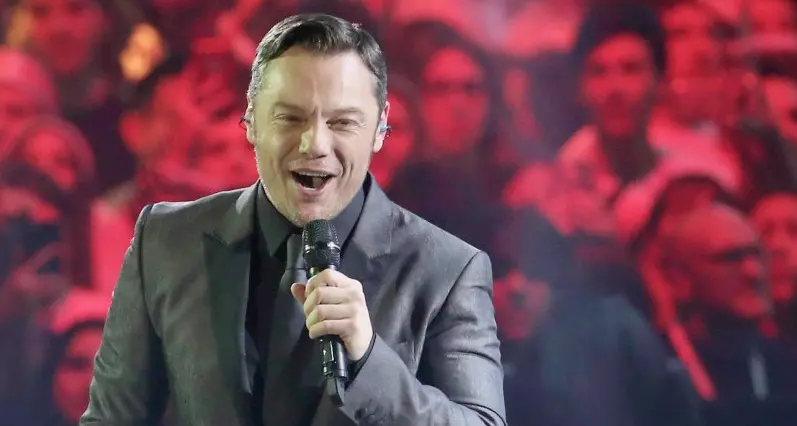 Per Tiziano Ferro un disco di cover davvero \"mondiale\"