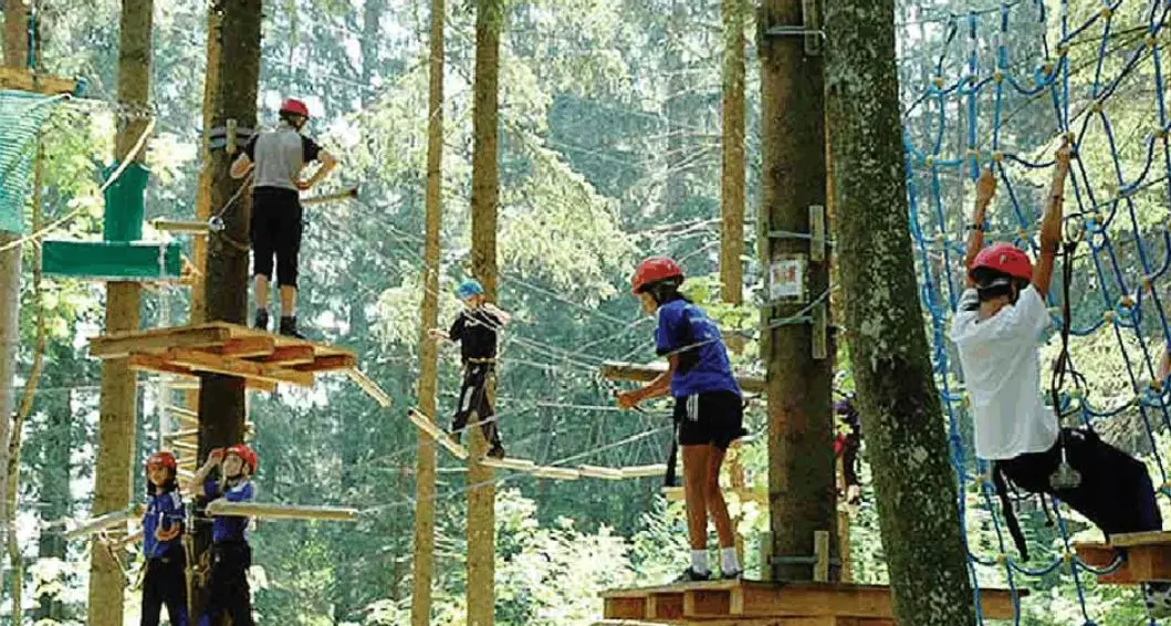 L'incidente all'acropark: aperta un'inchiesta I gestori si difendono: la sicurezza è garantita