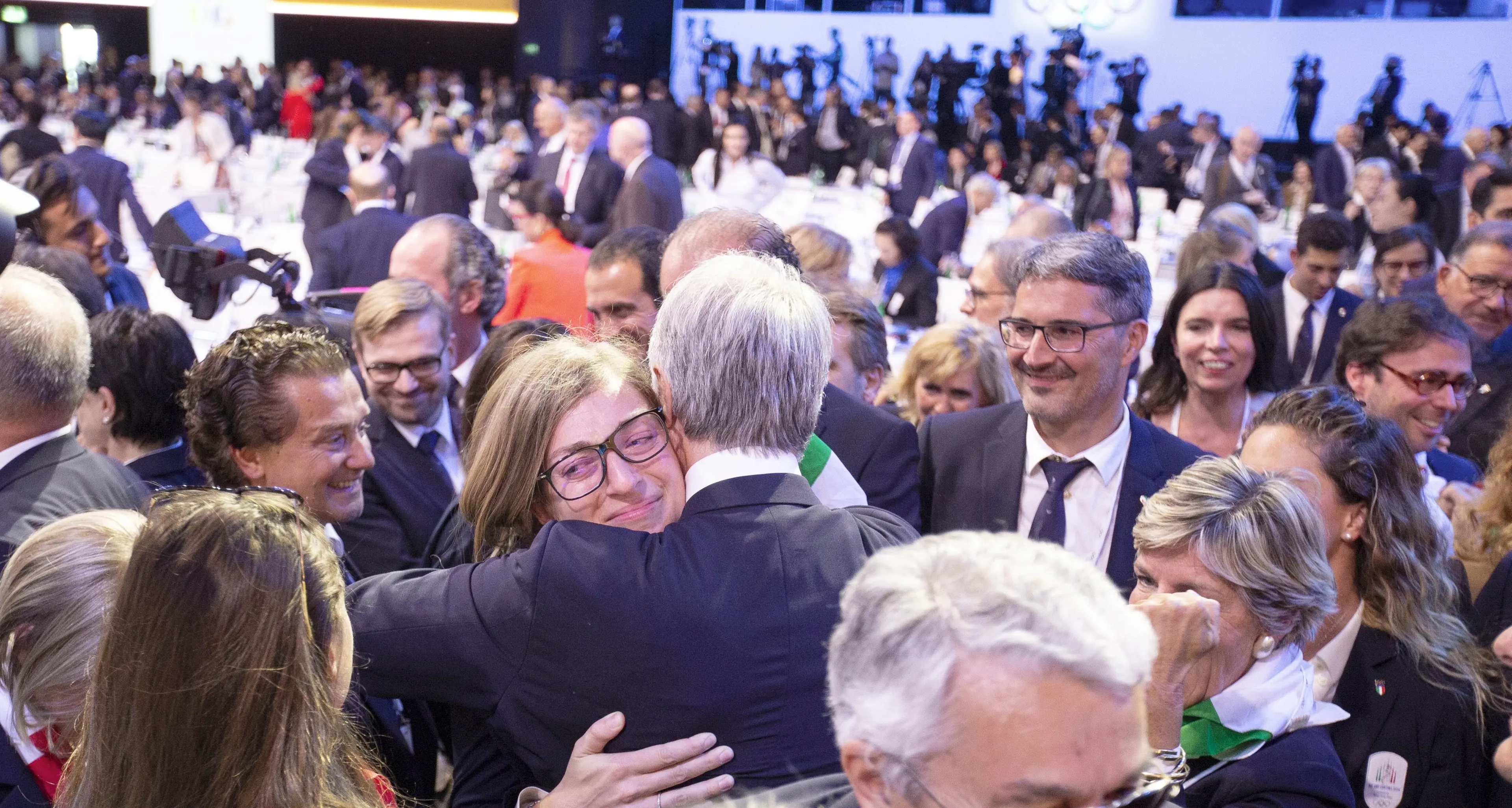 Olimpiadi, il partito di Eva Klotz contro Kompatscher «il terrone» perché ha sventolato il tricolore