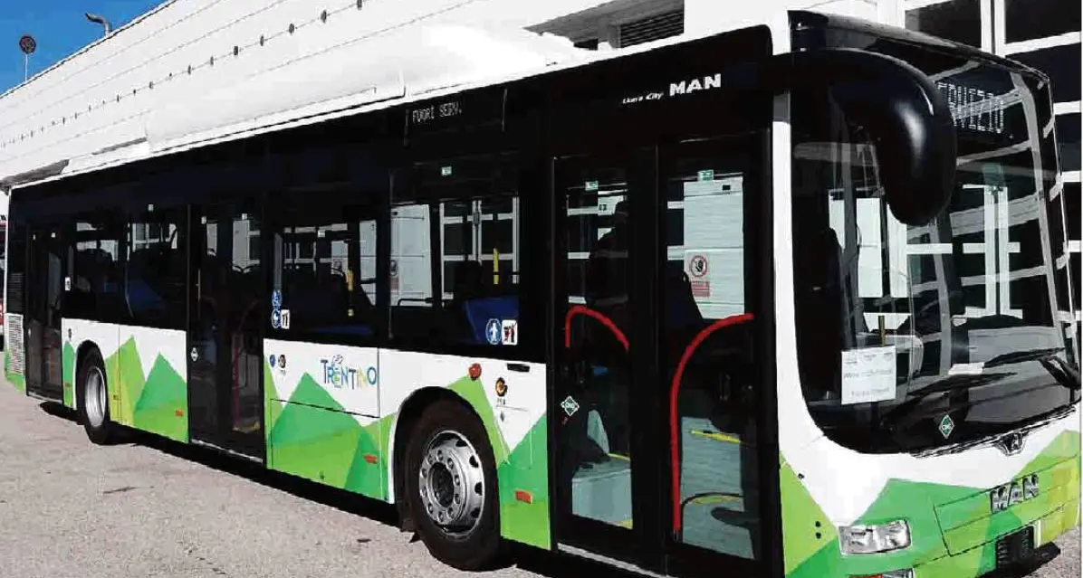 Nuovo taglio ai trasporti pubblici i sindacati attaccano Fugatti lui replica: «Passeggeri azzerati»