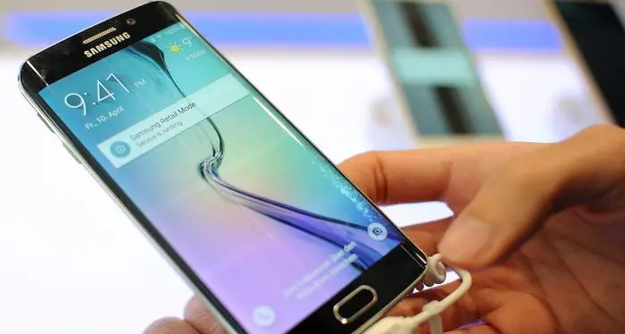 Nel mondo due persone su tre leggono notizie sullo smartphone