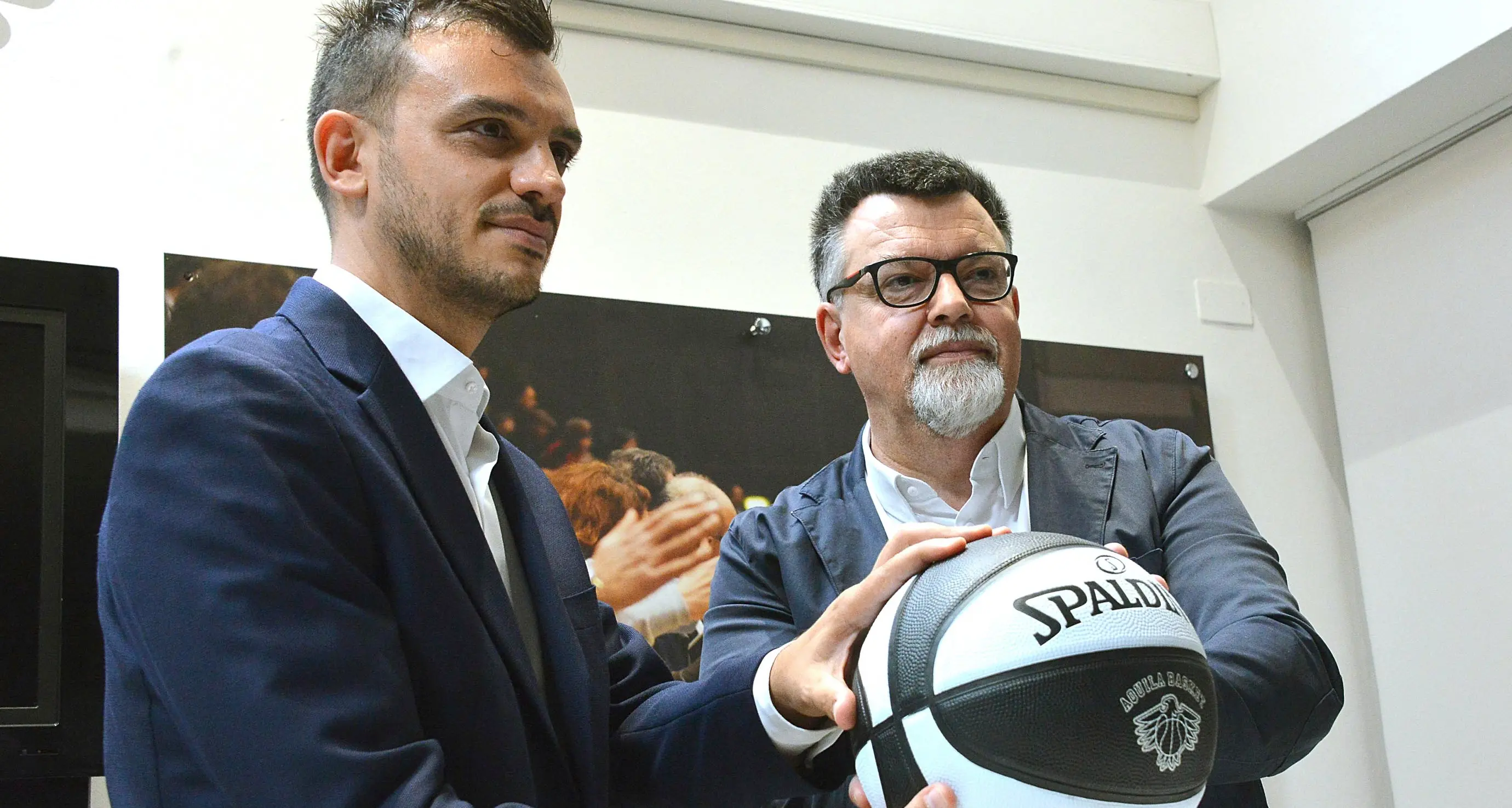 Il grande cuore di Aquila Basket: le case degli atleti, in estate, alle famiglie dei bimbi malati di tumore