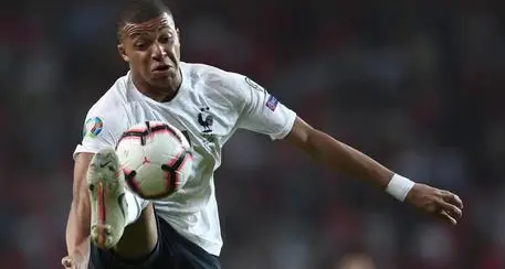 Calciomercato: il Real Madrid vuole i bomber Haaland e Mbappè