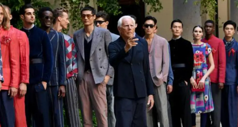 L'uomo Armani sexy e coraggioso, osa il gilet