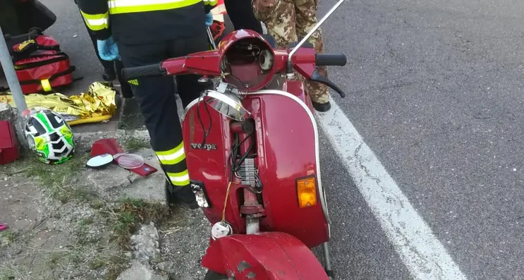 In Vespa si scontra con l'Ape Feriti 2 ragazzi di 16 e 17 anni
