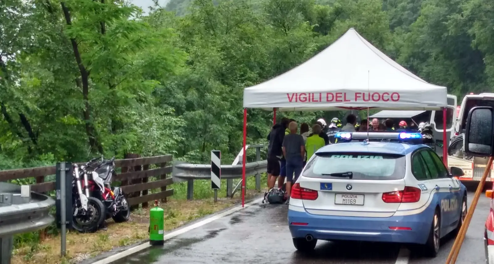 Moto contro furgone a Loppio muore un motociclista Traffico paralizzato da Rovereto