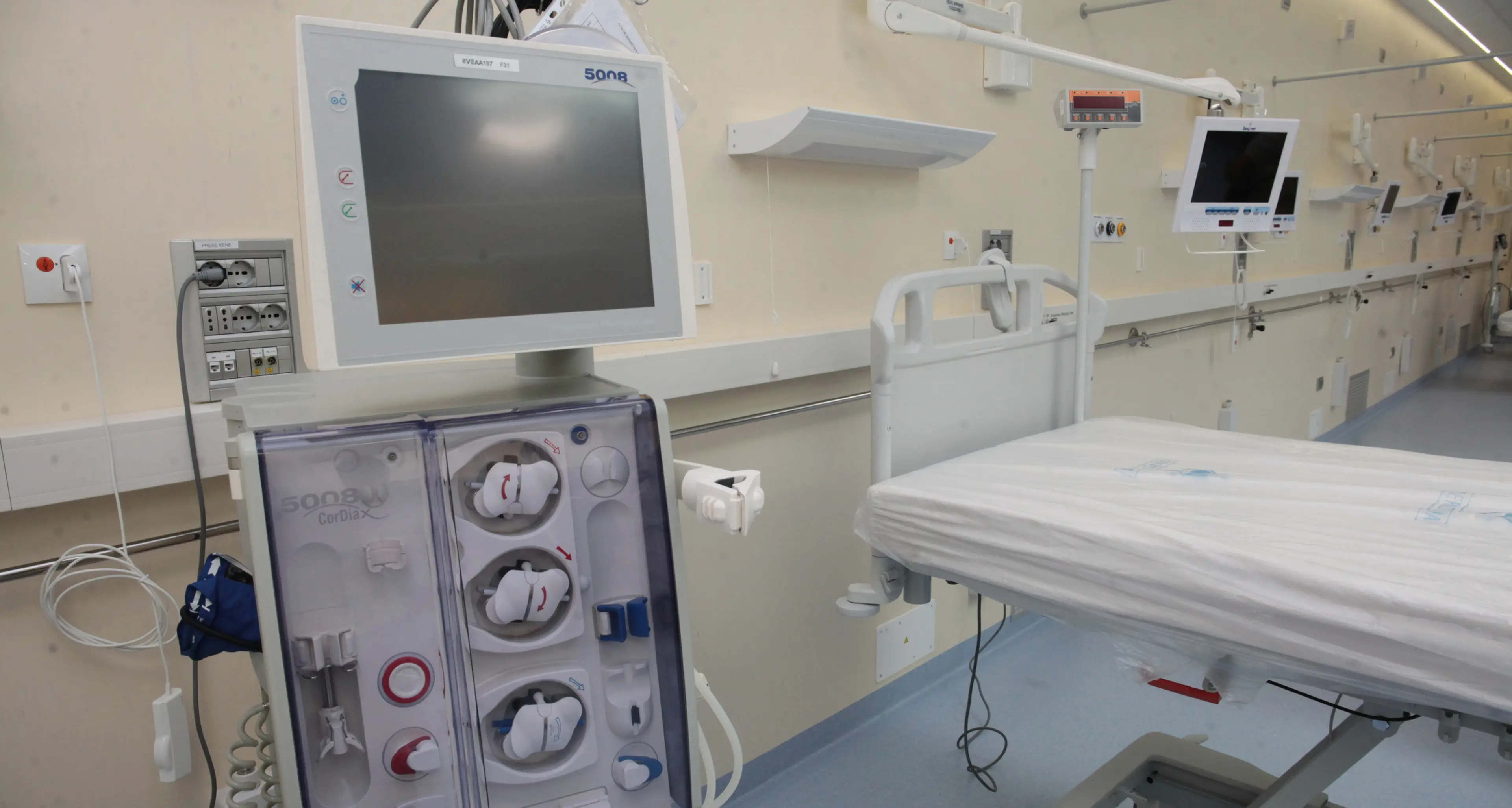 Nuovo centro per la dialisi all'ospedale del Carmine: servirà 44 pazienti lagarini