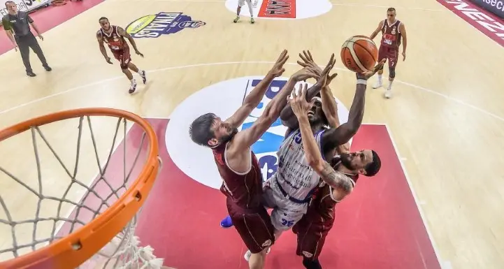 Venezia schianta Sassari e conquista lo scudetto