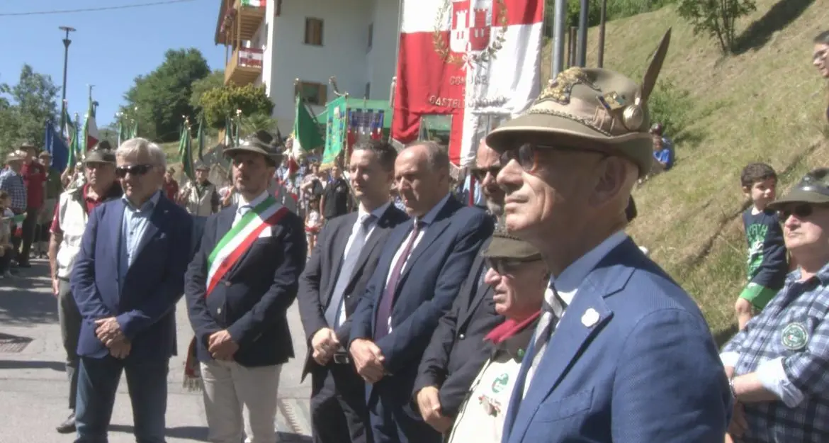 Castel Condino, la festa per i 65 anni degli alpini