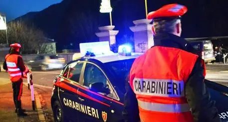 Rissa all'alba a Trento Nord un ventiduenne accoltellato si indaga per tentato omicidio