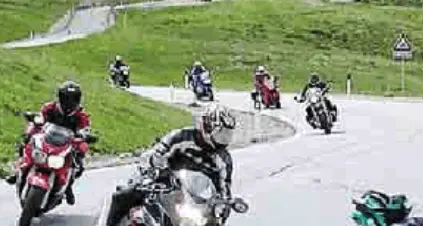 Bolognano, protesta dei cittadini «Troppe moto sulle nostre strade»