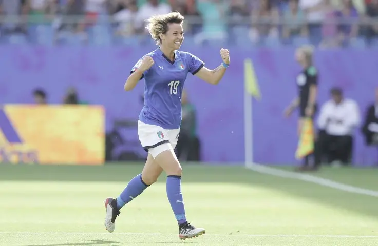 epa07673059 Valentina Giacinti of Italy celebrates a goal during the round of 16 match between Italy and China at the FIFA Women's World Cup 2019 in Montpellier, France, 25 June 2019. EPA/GUILLAUME HORCAJUELO