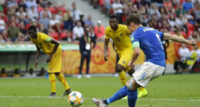 Mondiali under 20, doppietta del trentino Pinamonti trascina l'Italia in semifinale
