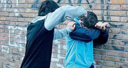 Arriva anche in Trentino il «ko game»: stendere a pugni uno sconosciuto