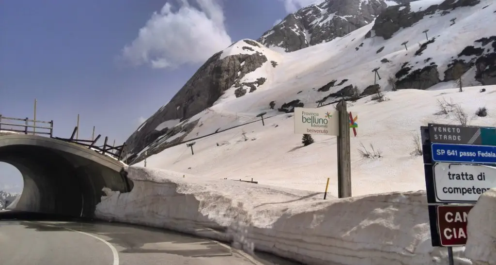 Maltempo, nel Bellunese riaprono alcune strade Chiusi vari passi dolomitici