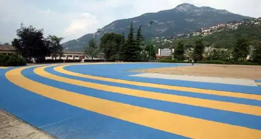 Pista di atletica indoor al campo Coni
