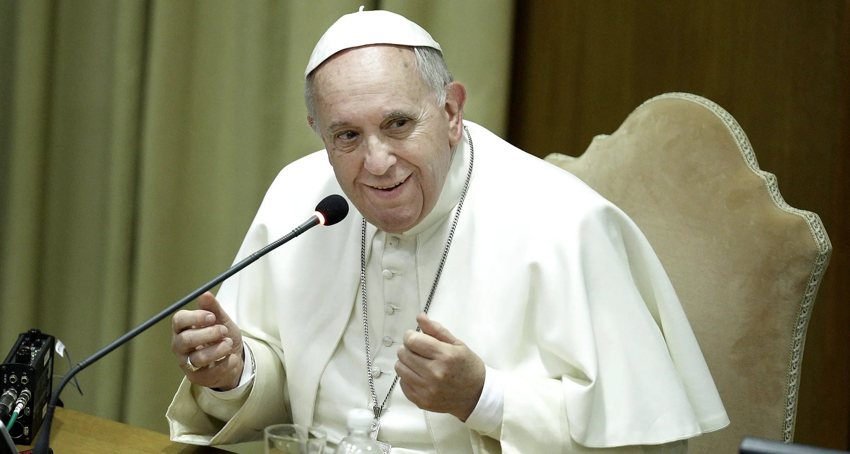 Papa Francesco: facendo politica si può diventare santi