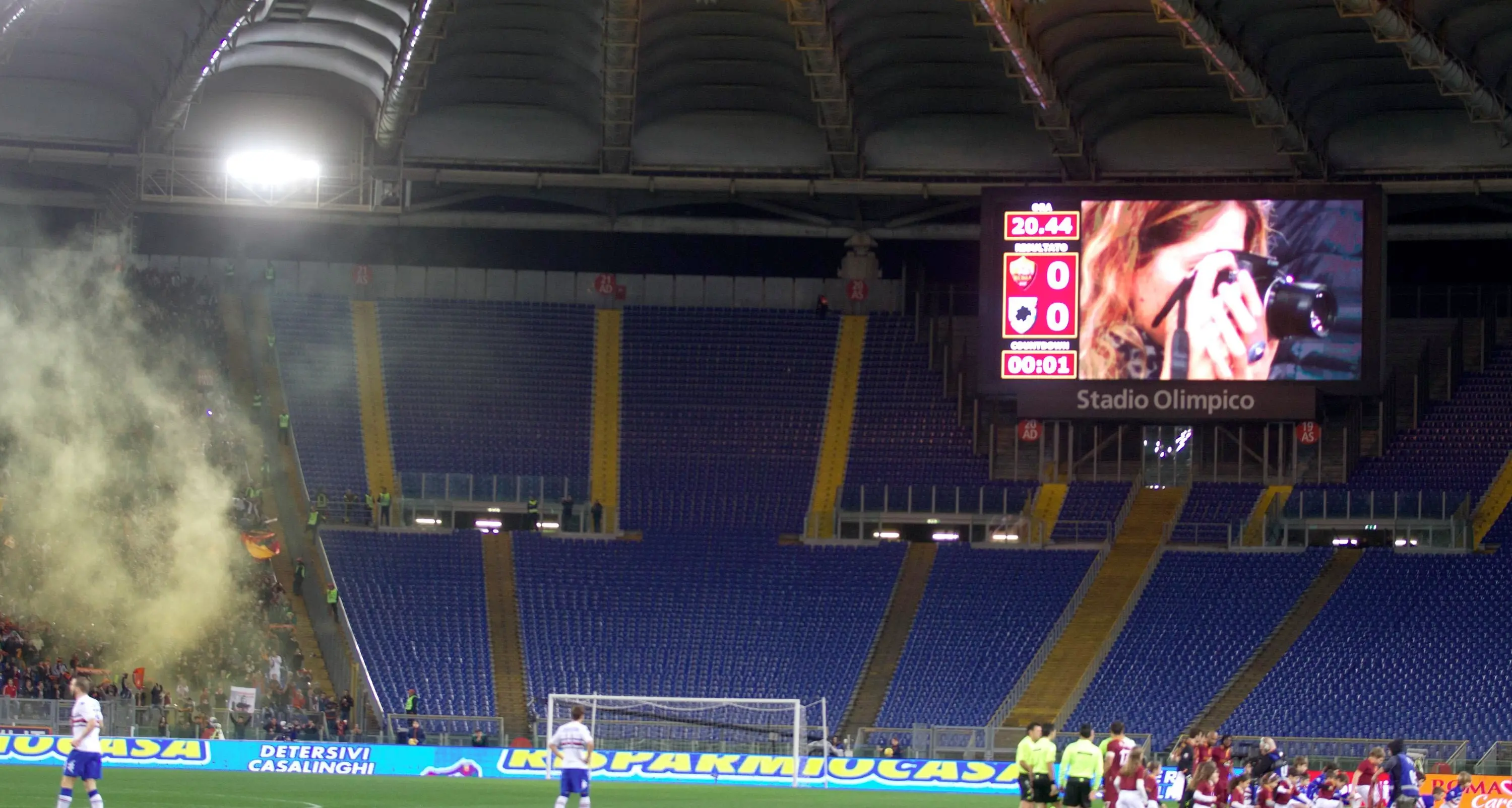 Striscioni offensivi Curva Sud chiusa