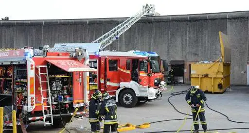 Cles, incendio alla Mondadori