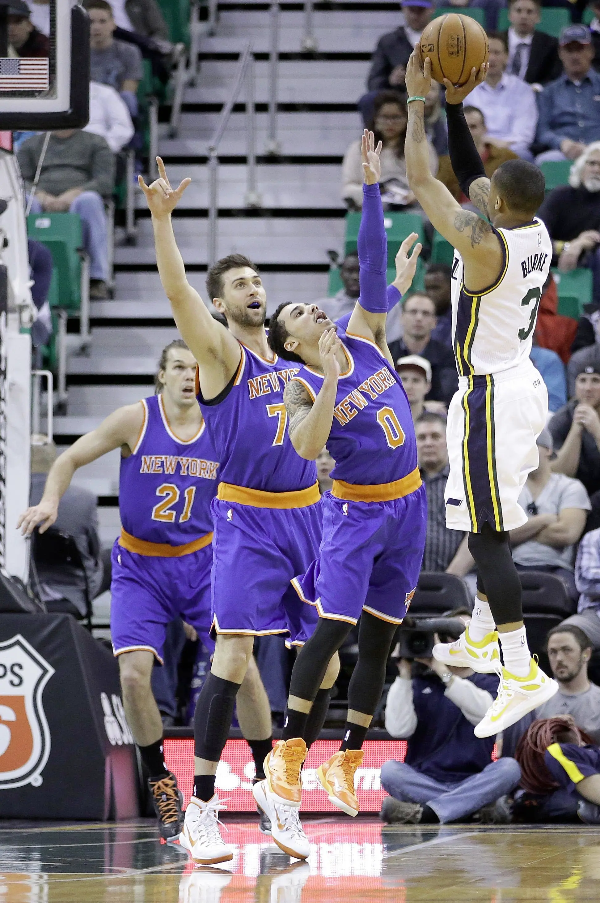 Nba, Bargani vince il derby Belinelli si deve inchinare
