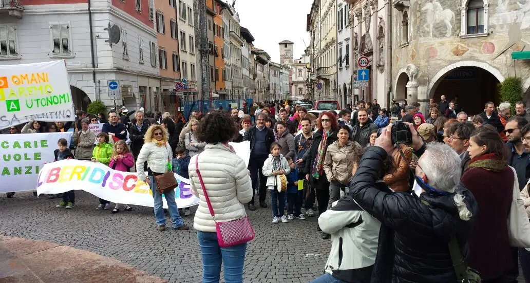 Trecento in corteo a Trento per dire no al Trilinguismo