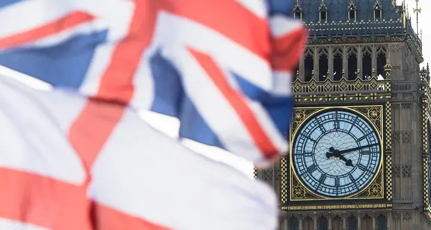 Regno Unito al voto, la corsa a Downing Street al rush finale