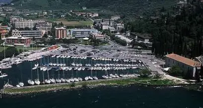 La crisi «affonda» centinaia di barche