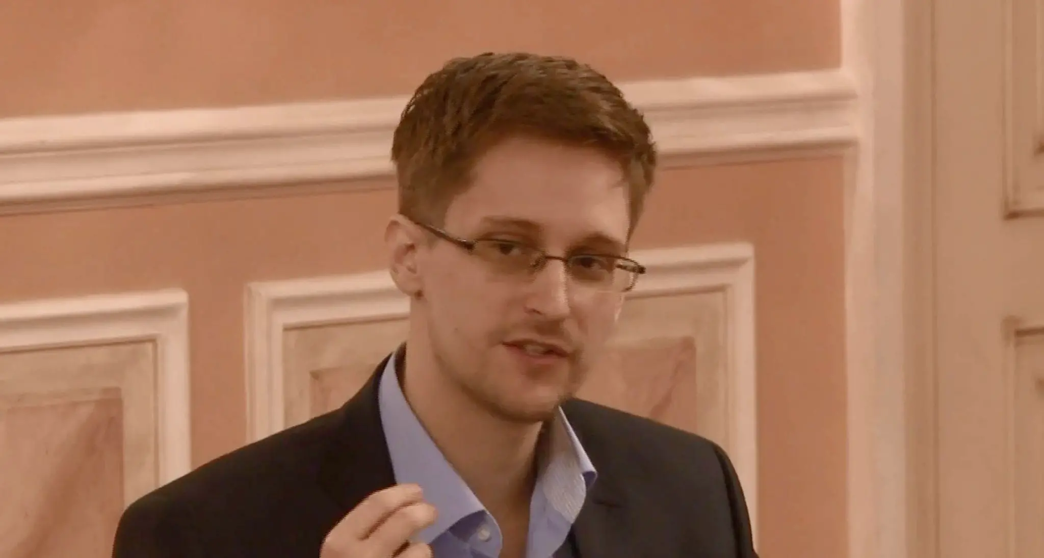 Edward Snowden la star al Festival del giornalismo