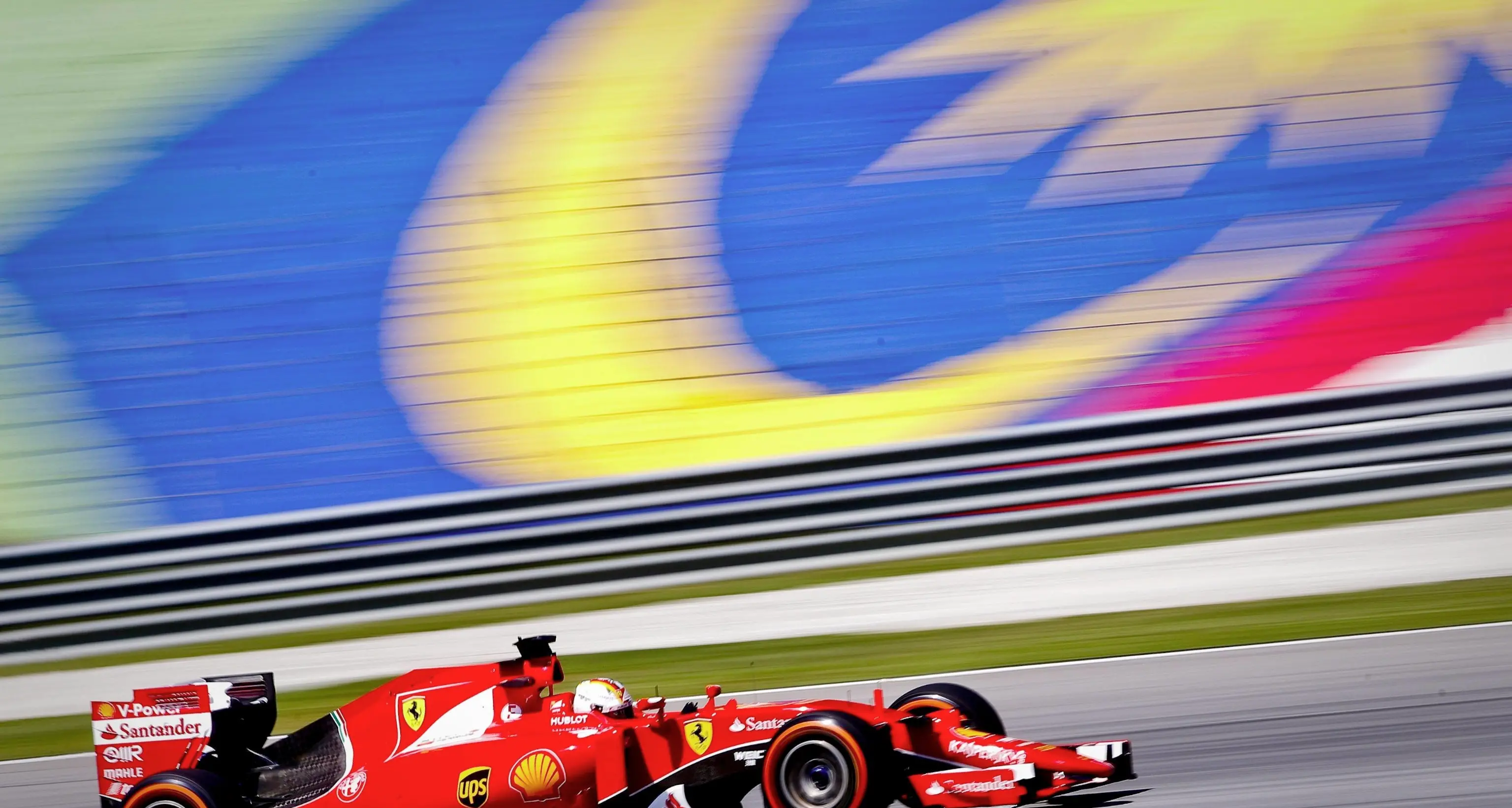 Gp Malesia, libere alla Mercedes Ma la Ferrari è vicina