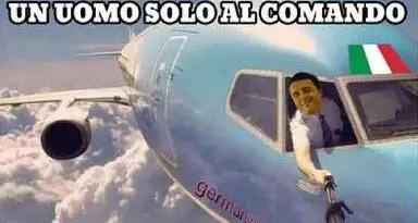 Beppe Grillo attacca Matteo Renzi: come pilota Germanwings