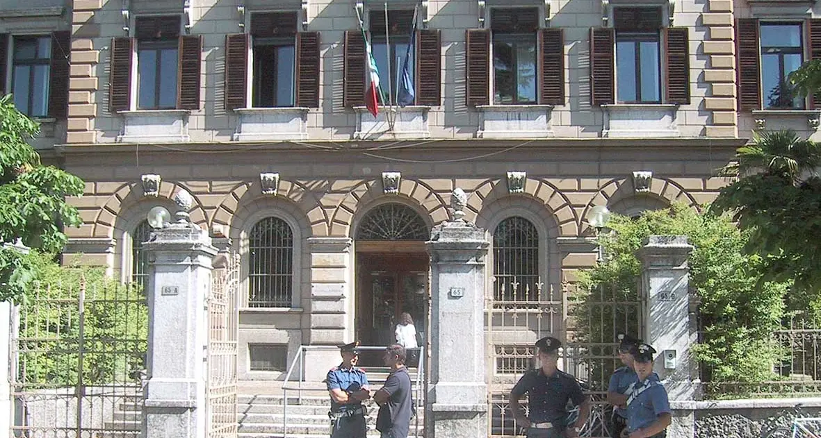 Incassano la pensione sociale ma vivono in Albania