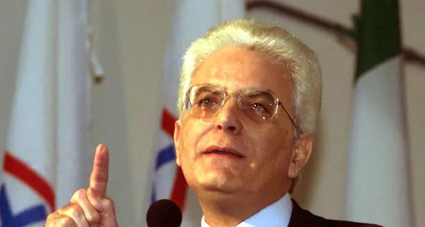 Renzi lancia Mattarella, ma Berlusconi non ci sta