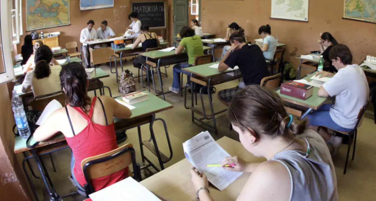 Ungaretti, Stajano e Sciascia: la Maturità inizia con il tema ecco le tracce assegnate
