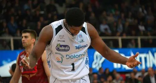 Tony Mitchell incanta l'Italia