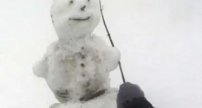 Arabia, l'imam: «Vietato fare i pupazzi di neve»